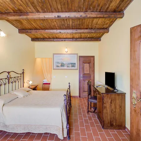 Holiday Home In Mosciano Sant Angelo With Courtyard Mosciano SantʼAngelo