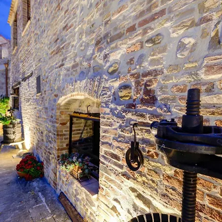 Holiday Home In Mosciano Sant Angelo With Courtyard Σπίτι διακοπών *