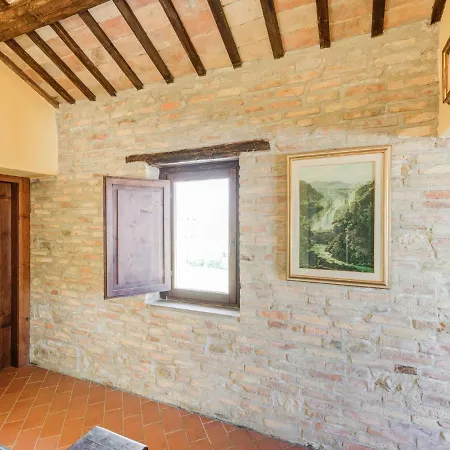 Σπίτι διακοπών Holiday Home In Mosciano Sant Angelo With Courtyard