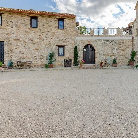 Σπίτι διακοπών Holiday Home In Mosciano Sant Angelo With Courtyard Mosciano SantʼAngelo