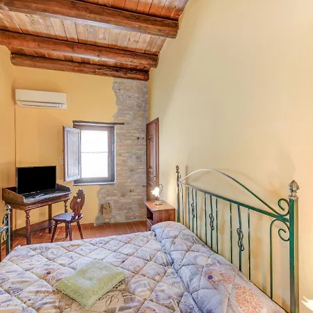 Holiday Home In Mosciano Sant Angelo With Courtyard * Mosciano SantʼAngelo