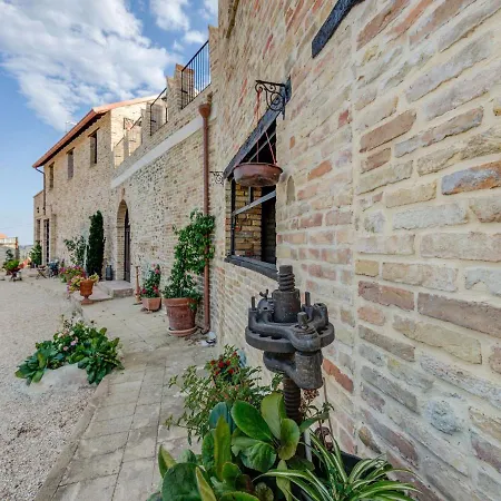 Σπίτι διακοπών Holiday Home In Mosciano Sant Angelo With Courtyard Mosciano SantʼAngelo