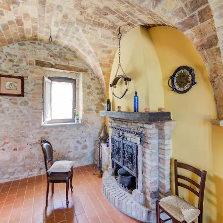 Holiday Home In Mosciano Sant Angelo With Courtyard Σπίτι διακοπών Mosciano SantʼAngelo