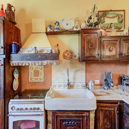 Holiday Home In Mosciano Sant Angelo With Courtyard Σπίτι διακοπών *